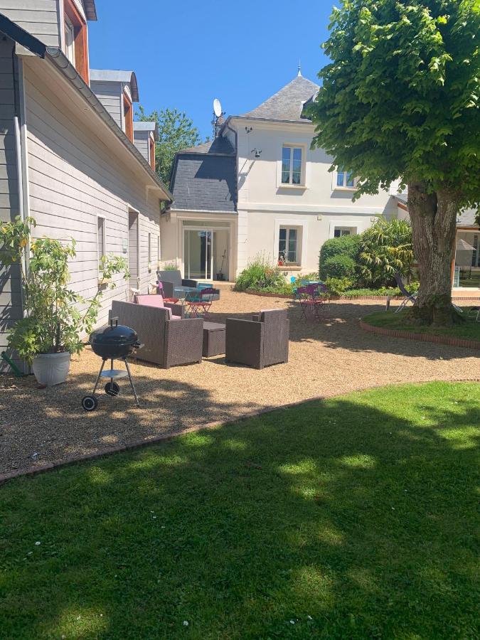 Farceaux Le Petit Manoir Bed & Breakfast エクステリア 写真